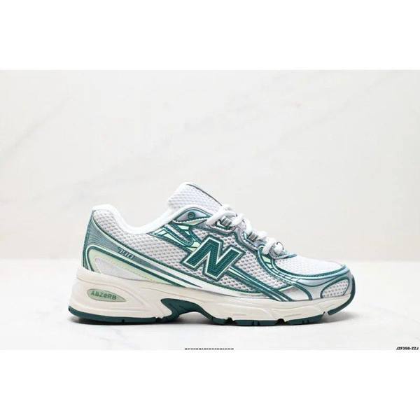 New Balance 740