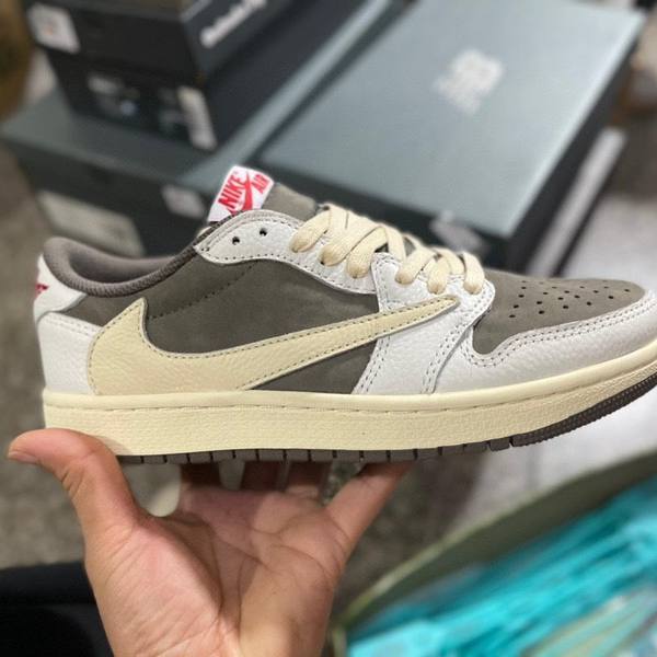 Air Jordan 1 Low